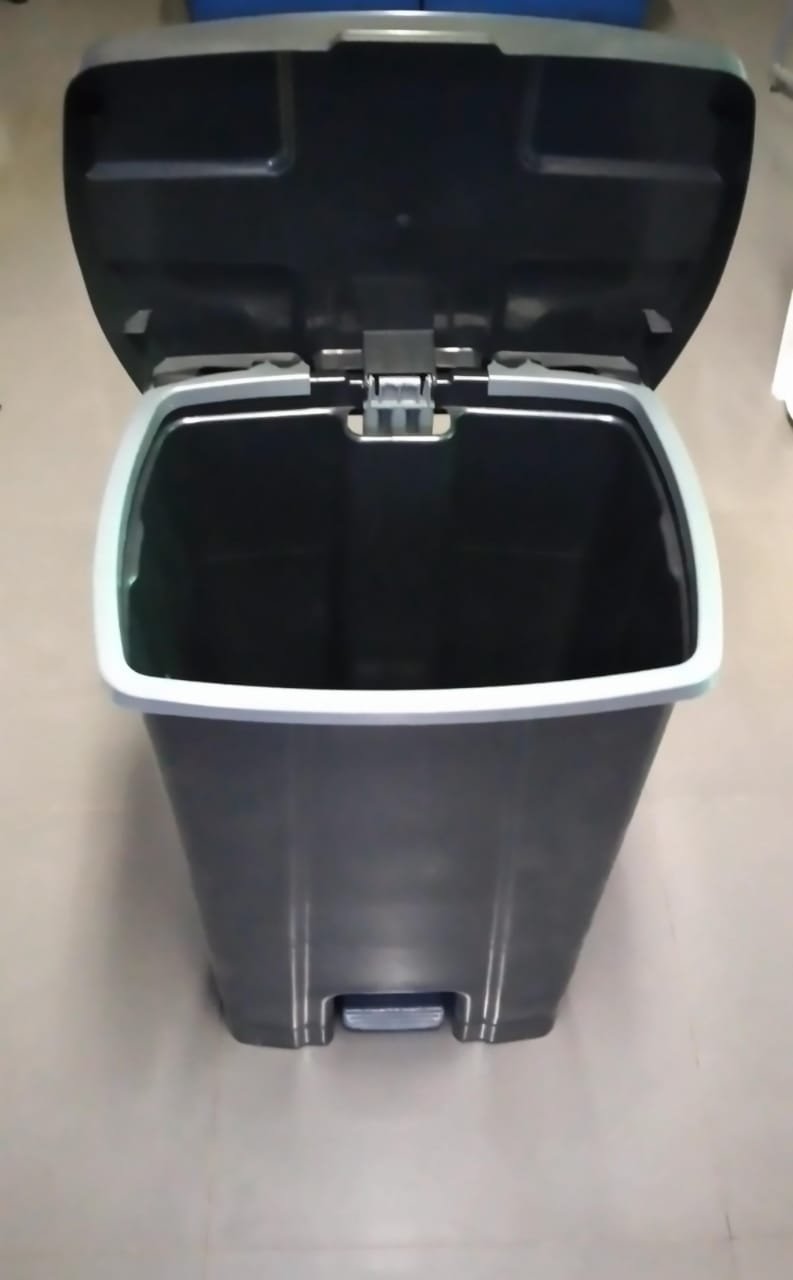 Basurero Pedal con ruedas Negro SPS, 100 L - Imagen 4