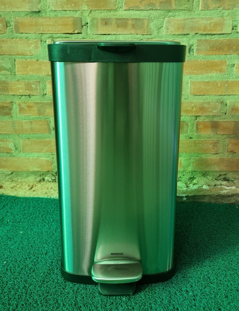 Basurero pedal inox frame bri, 20 L - Imagen 2
