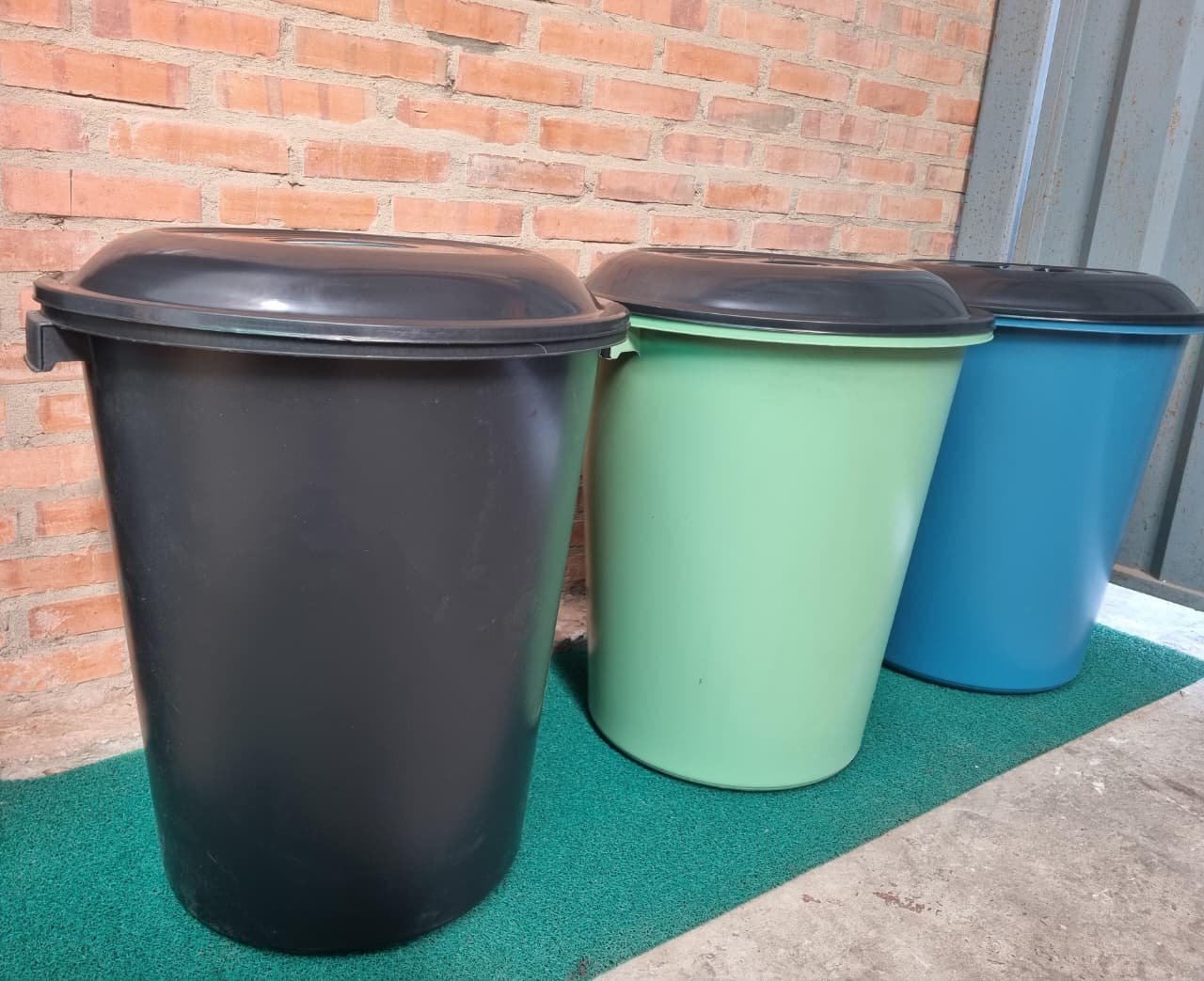 Basurero tapa normal 100 lts - Imagen 3