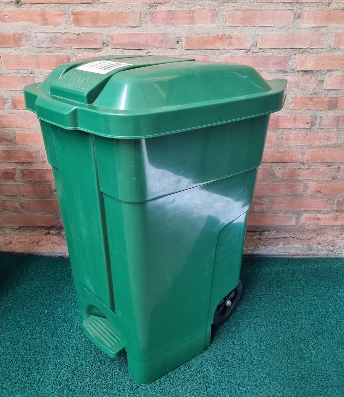 Basurero DC rueda/pedal, 70 Lts - Imagen 6